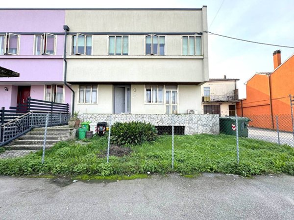 casa indipendente in vendita a Loreo