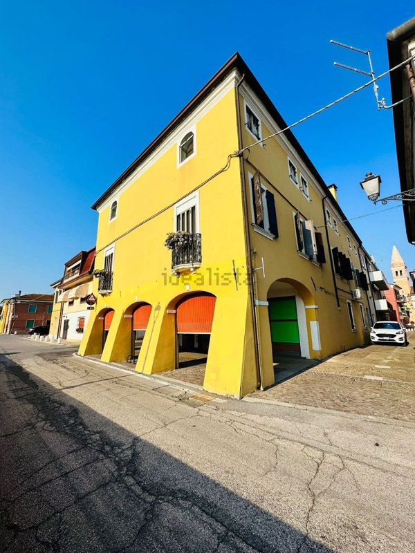 casa indipendente in vendita a Loreo