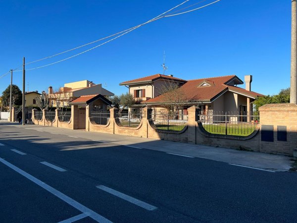 casa indipendente in vendita a Loreo