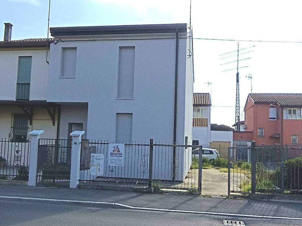 casa indipendente in vendita a Loreo