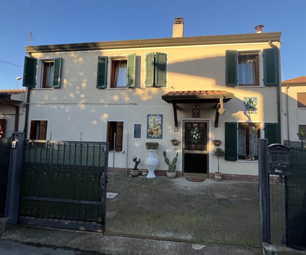 casa indipendente in vendita a Loreo