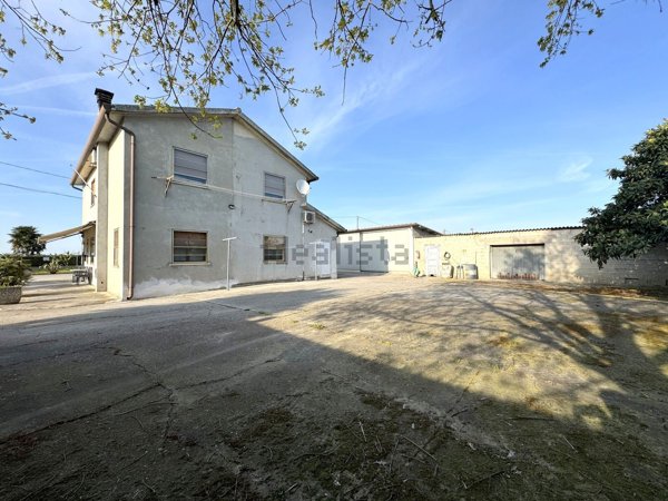 casa indipendente in vendita a Loreo