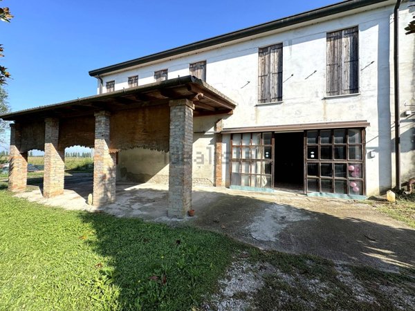 casa indipendente in vendita a Loreo