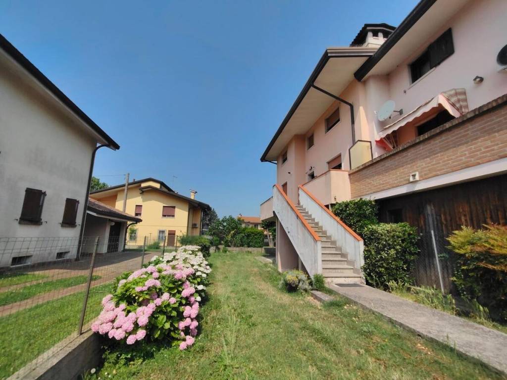 casa indipendente in vendita a Loreo