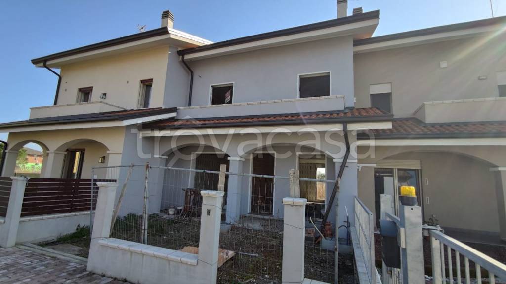 casa indipendente in vendita a Loreo