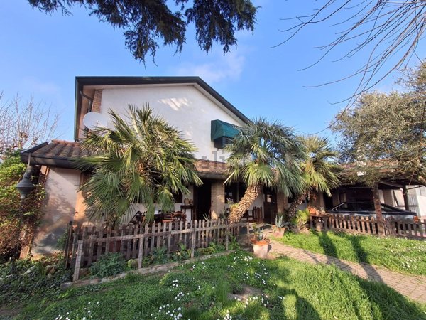 casa indipendente in vendita a Loreo