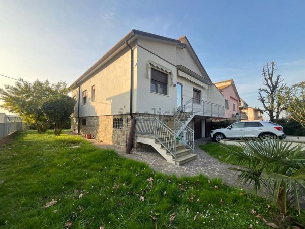 casa indipendente in vendita a Loreo