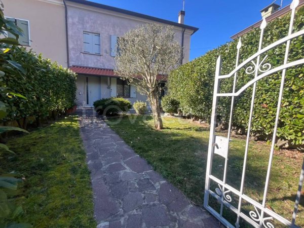 casa indipendente in vendita a Loreo