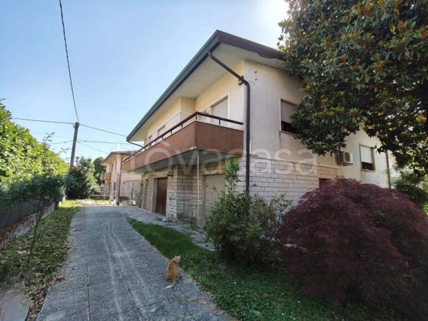 casa indipendente in vendita a Loreo