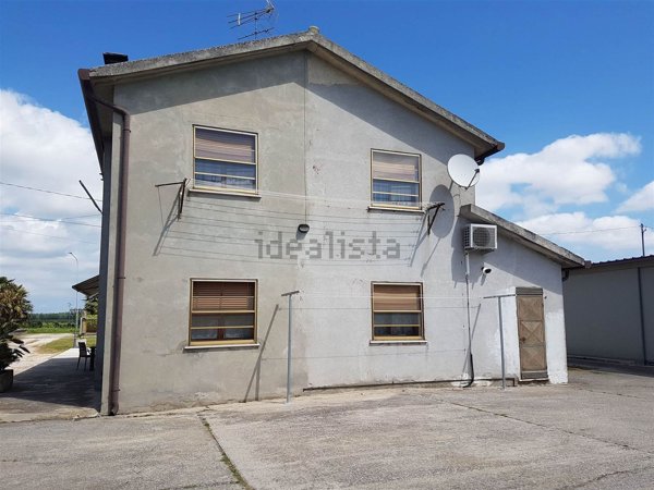 casa indipendente in vendita a Loreo in zona Pilastro