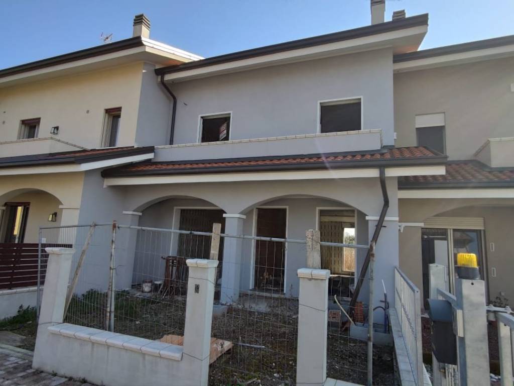 casa indipendente in vendita a Loreo