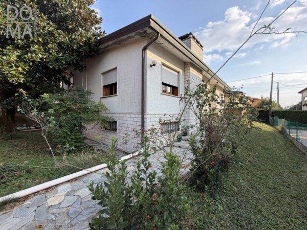 casa indipendente in vendita a Loreo