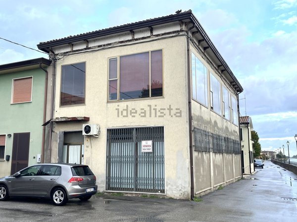 casa indipendente in vendita a Loreo