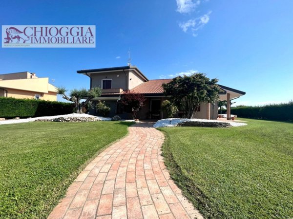casa indipendente in vendita a Loreo