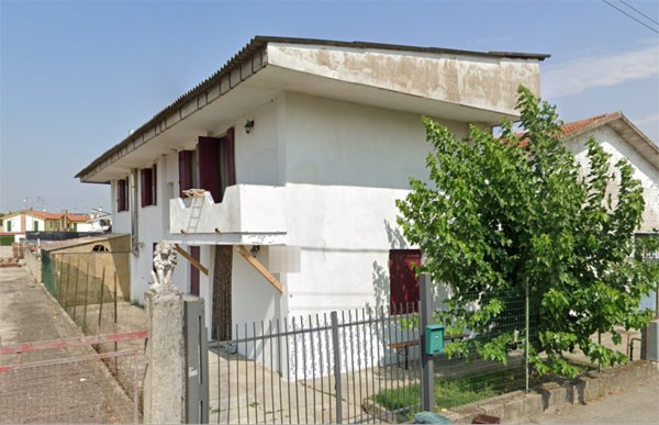 casa indipendente in vendita a Lusia