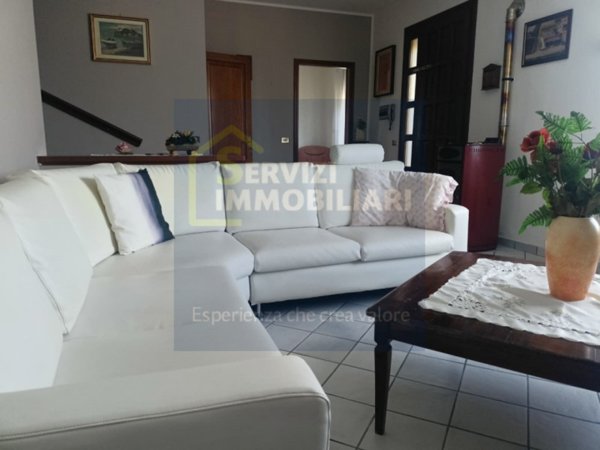 casa indipendente in vendita a Lusia