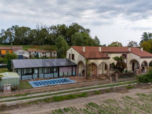 casa indipendente in vendita a Lusia