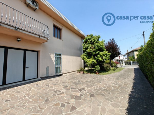 casa indipendente in vendita a Lusia