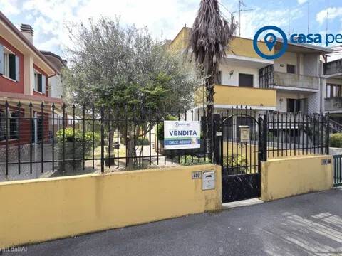 casa indipendente in vendita a Lusia