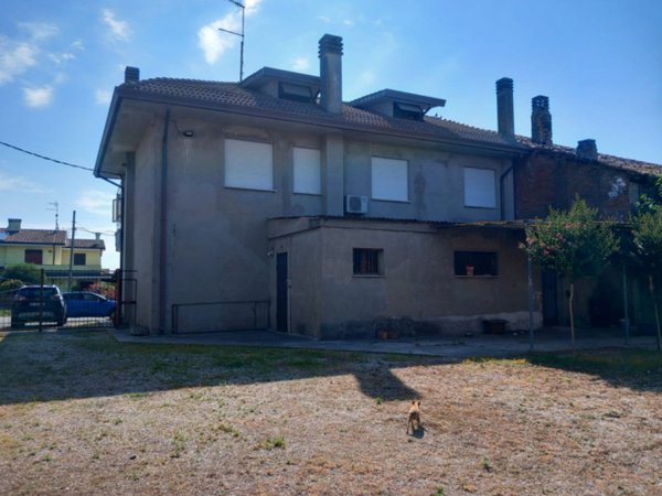 casa indipendente in vendita a Lusia
