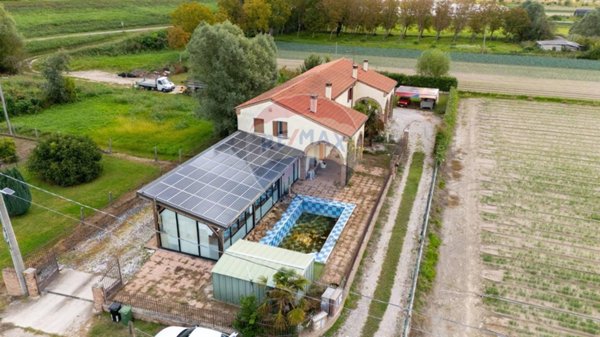 casa indipendente in vendita a Lusia