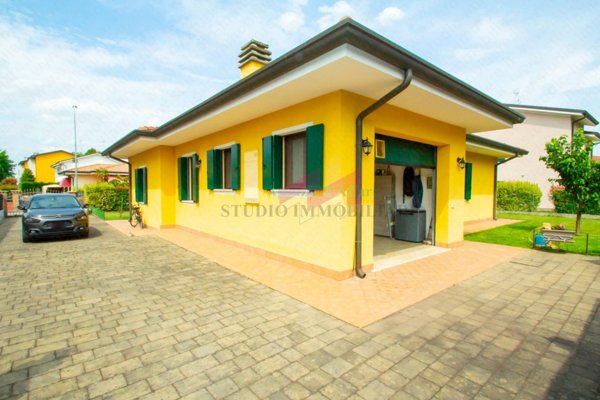 casa indipendente in vendita a Melara