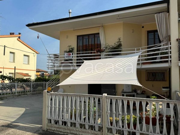 casa indipendente in vendita ad Occhiobello in zona Santa Maria Maddalena