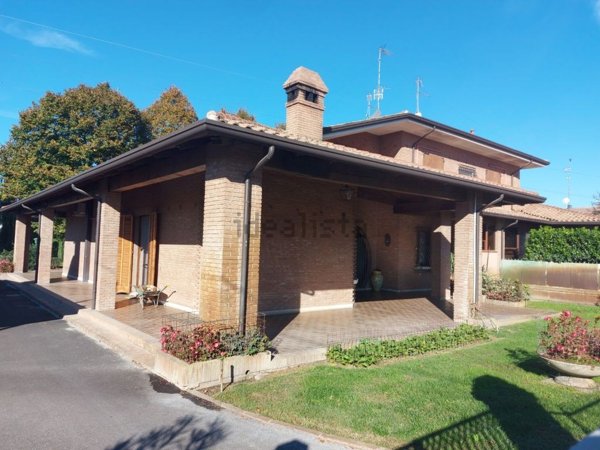 casa indipendente in vendita ad Occhiobello in zona Santa Maria Maddalena