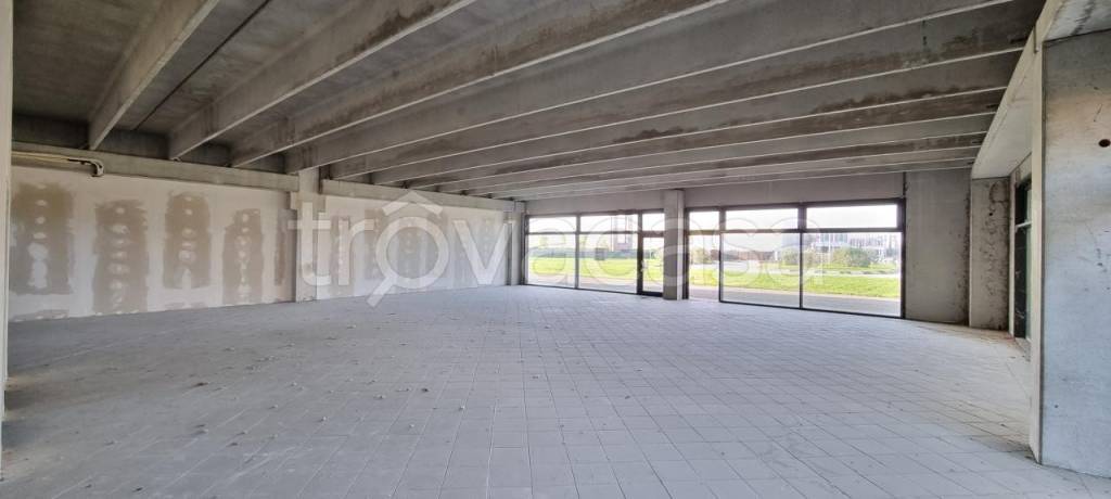 negozio in vendita ad Occhiobello