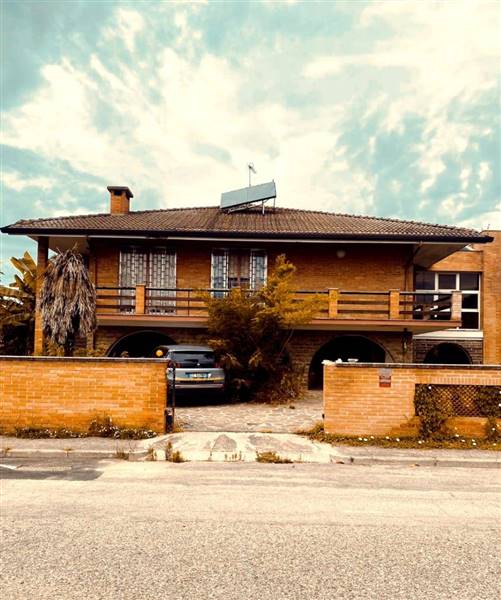 casa indipendente in vendita ad Occhiobello in zona Santa Maria Maddalena