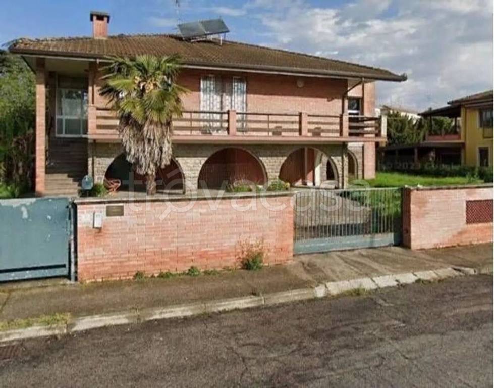 casa indipendente in vendita ad Occhiobello in zona Santa Maria Maddalena