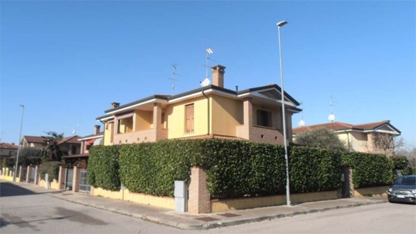 casa indipendente in vendita ad Occhiobello