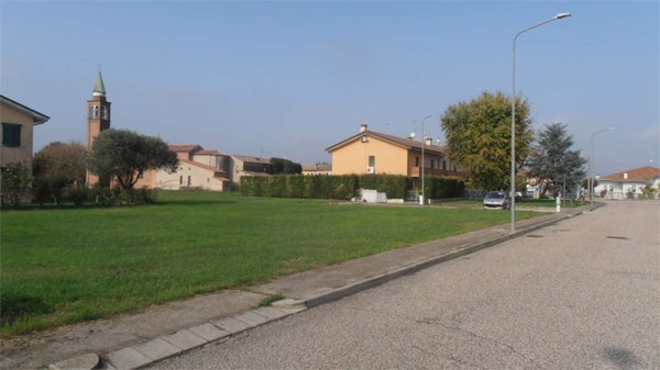 terreno edificabile in vendita ad Occhiobello in zona Gurzone