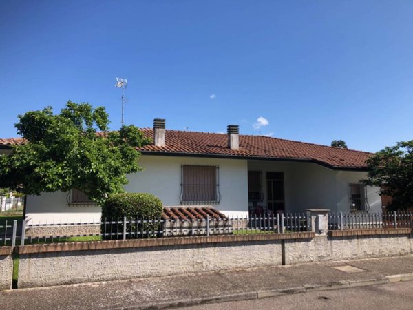 casa indipendente in vendita ad Occhiobello