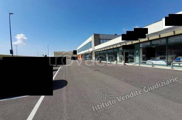 negozio in vendita ad Occhiobello