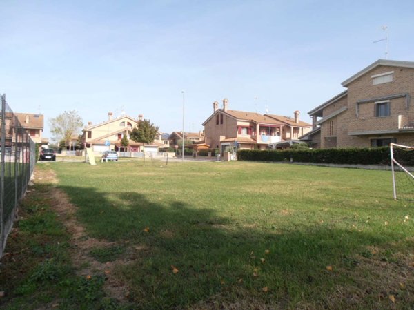 casa indipendente in vendita ad Occhiobello in zona Santa Maria Maddalena
