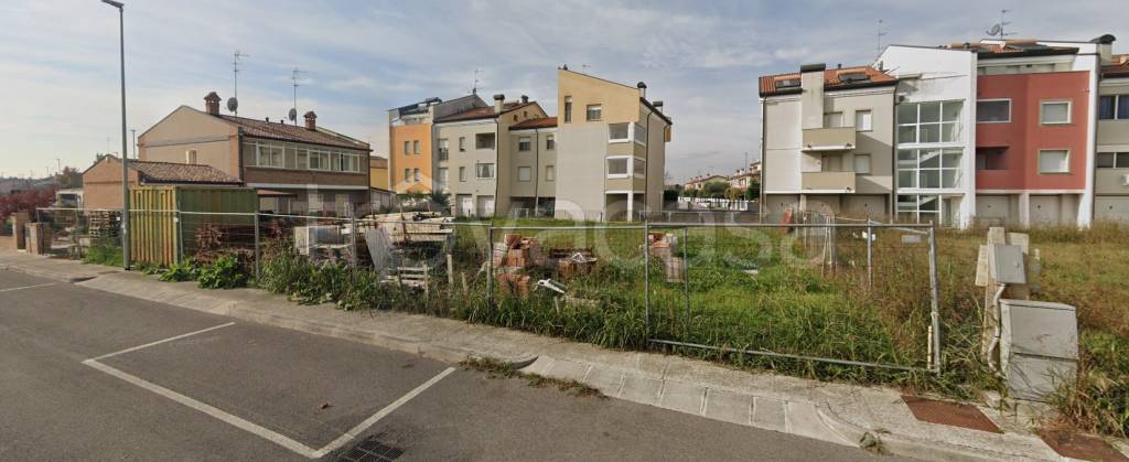 terreno edificabile in vendita ad Occhiobello in zona Santa Maria Maddalena