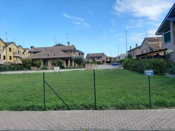 casa indipendente in vendita ad Occhiobello in zona Santa Maria Maddalena