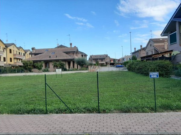casa indipendente in vendita ad Occhiobello in zona Santa Maria Maddalena