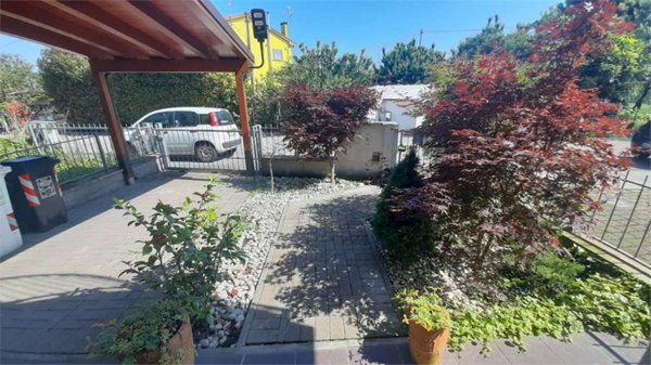 casa indipendente in vendita ad Occhiobello in zona Gurzone