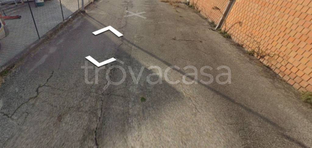 negozio in vendita ad Occhiobello in zona Santa Maria Maddalena