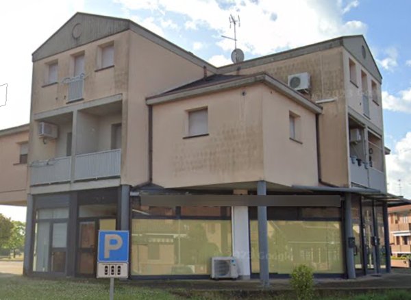 negozio in vendita ad Occhiobello