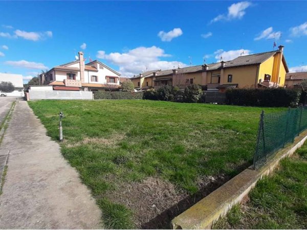 terreno agricolo in vendita ad Occhiobello