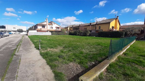 terreno edificabile in vendita ad Occhiobello in zona Santa Maria Maddalena