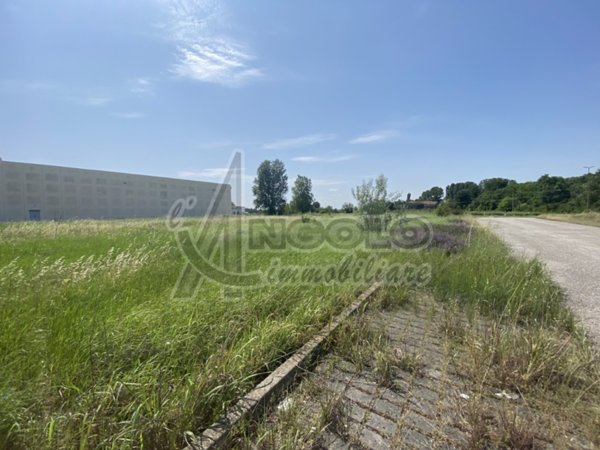 terreno edificabile in vendita ad Occhiobello