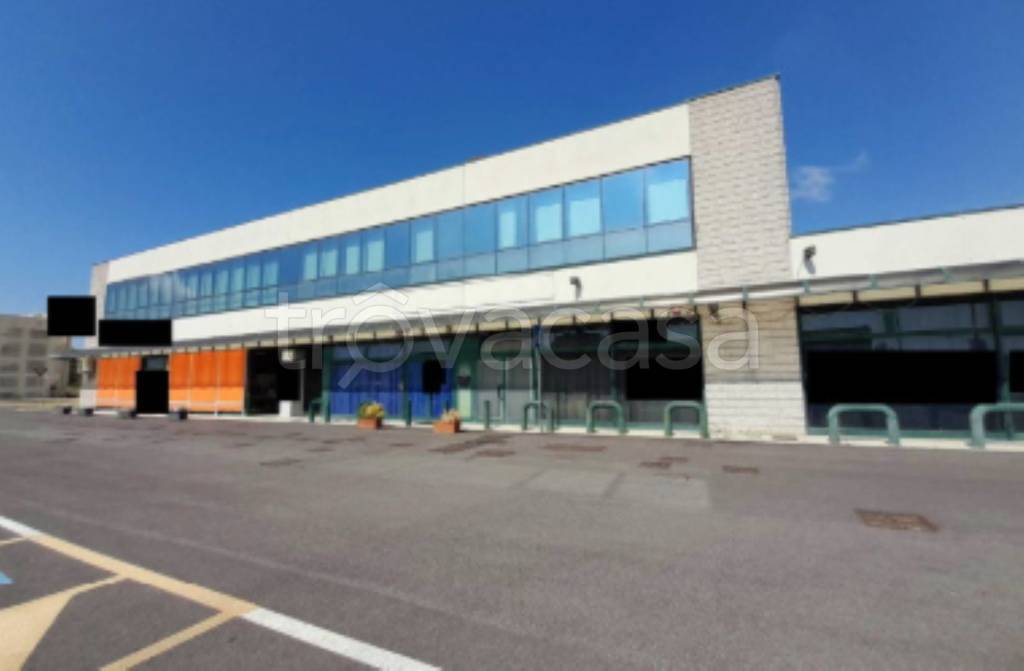 negozio in vendita ad Occhiobello
