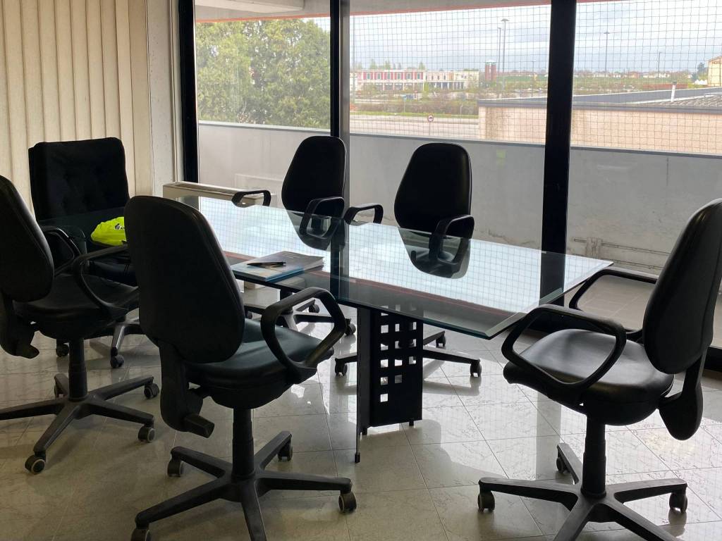 ufficio in vendita ad Occhiobello in zona Santa Maria Maddalena