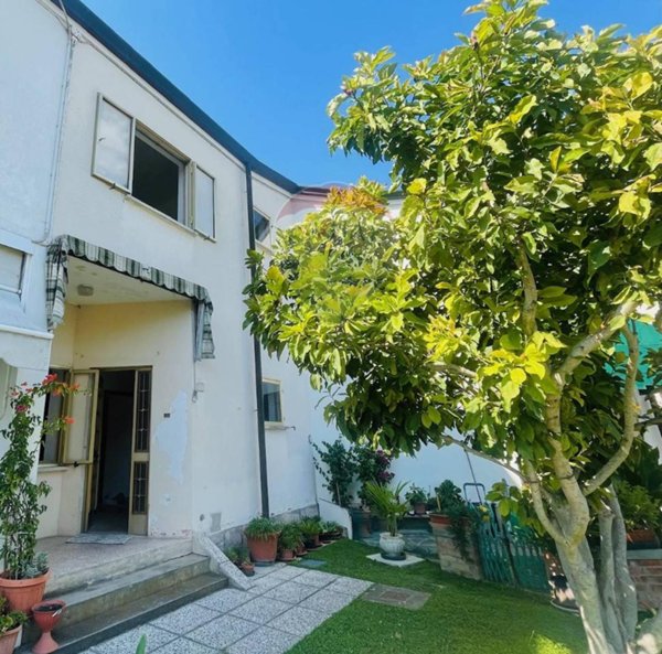 casa indipendente in vendita ad Occhiobello