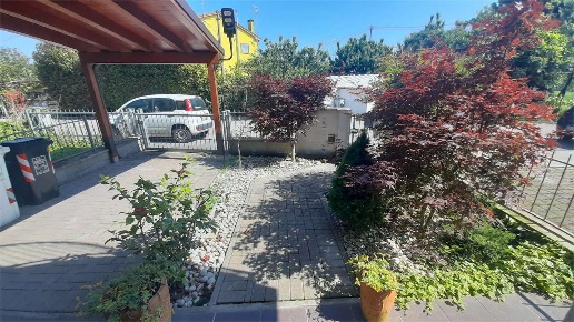 casa indipendente in vendita ad Occhiobello in zona Gurzone
