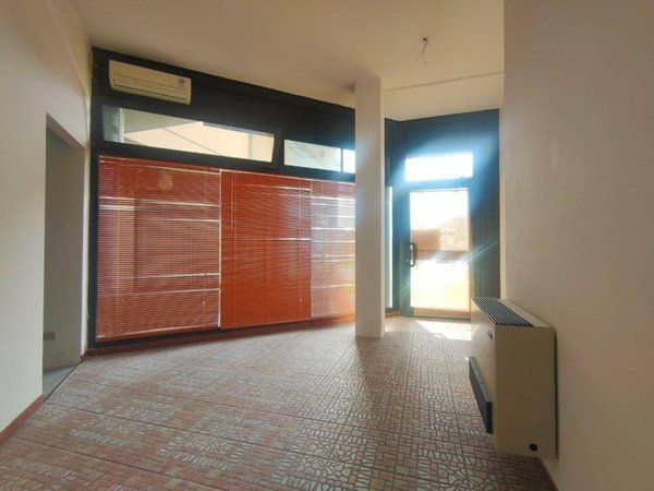 negozio in vendita ad Occhiobello in zona Santa Maria Maddalena